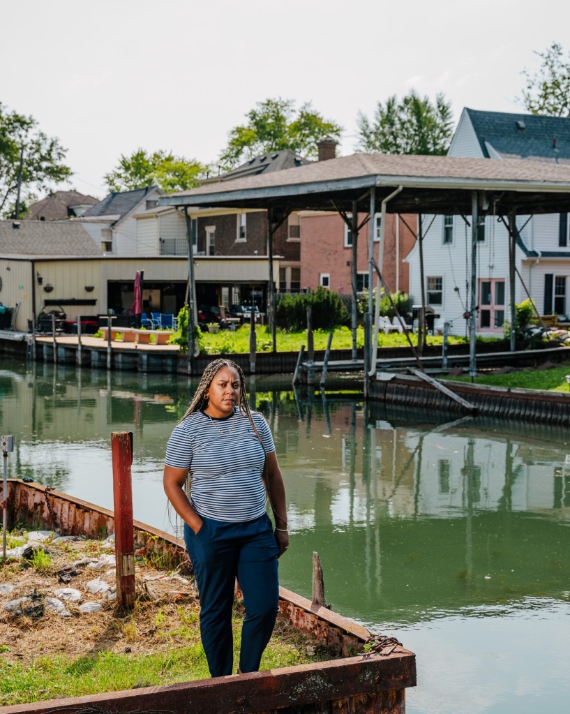 Two hundred Jefferson-Chalmers residents take to the canals in protest